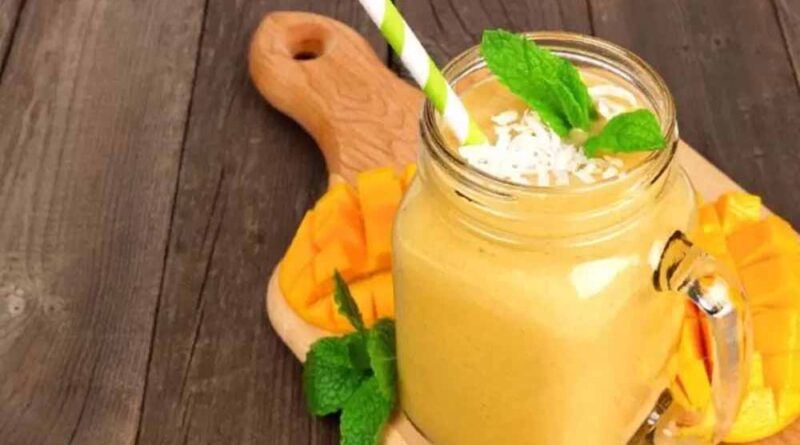 हेल्दी ब्रेकफास्ट: मिनटों में तैयार करें बनाना-कोकोनट स्मूदी