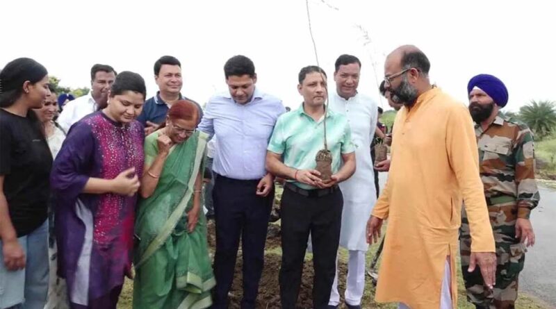 रायपुर में ‘भारत गोल्फ महोत्सव’, गोल्फ फेडरेशन ने किया हजारों पौधों का रोपण