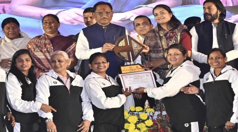 रायपुर : विशेष लेख :महतारियों के सशक्तिकरण में छत्तीसगढ़ सरकार ने कायम की मिसाल