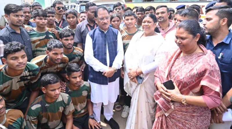 रायपुर : मुख्यमंत्री विष्णुदेव साय से 26 अग्निवीरों ने की सौजन्य मुलाकात