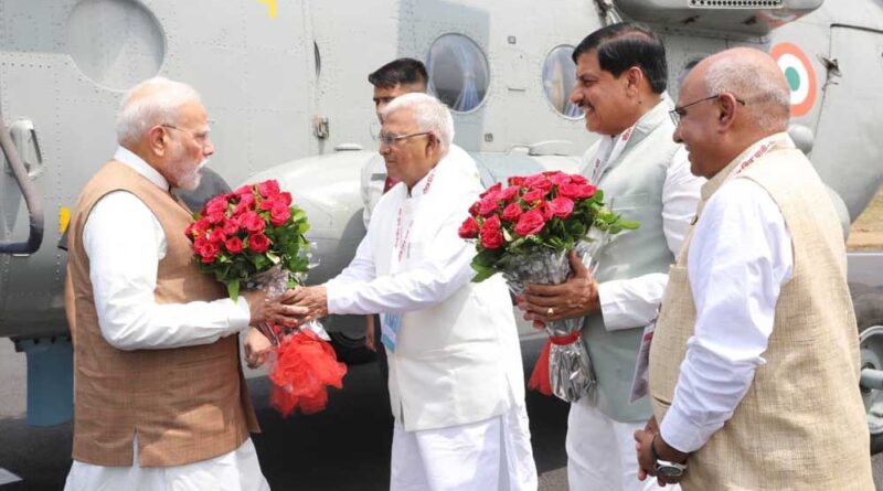 प्रधानमंत्री मोदी का इंदौर आगमन पर हुआ आत्मीय स्वागत