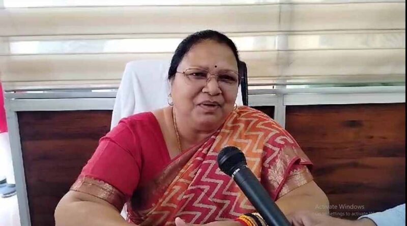 महिला आरक्षक से दुष्कर्म मामले में पूर्व मंत्री अनिला भेड़िया का आरोप, डिप्टी कलेक्टर को पुलिस का संरक्षण