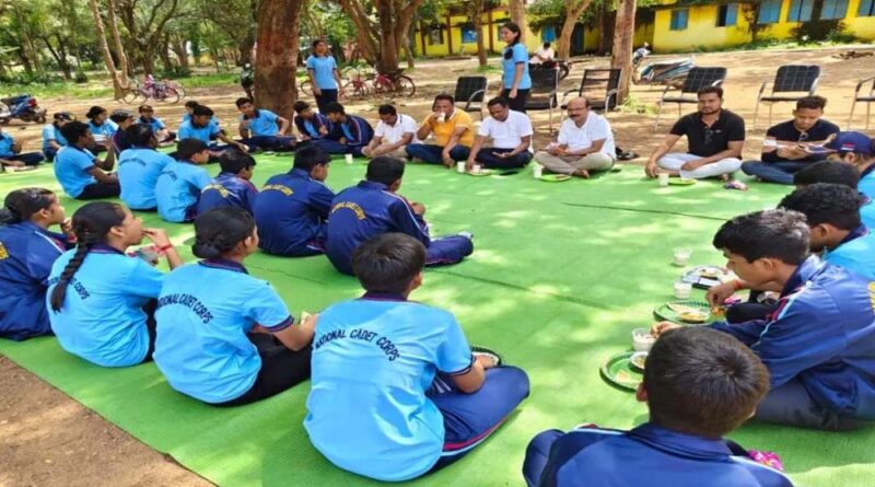 NCC कैडेट्स को मिलेगी नई उड़ान, विधायक ध्रुव ने ड्रोन खरीदने दिए 1 लाख रुपए