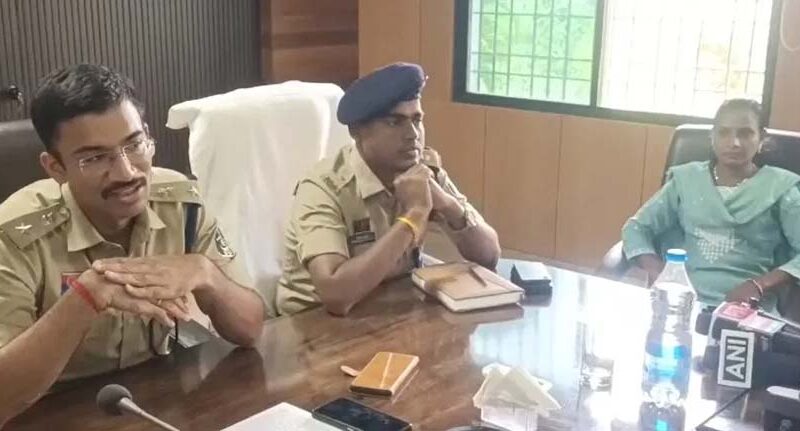 महाराष्ट्र की माओवादी कमांडर ने गरियाबंद में आत्मसमर्पण किया