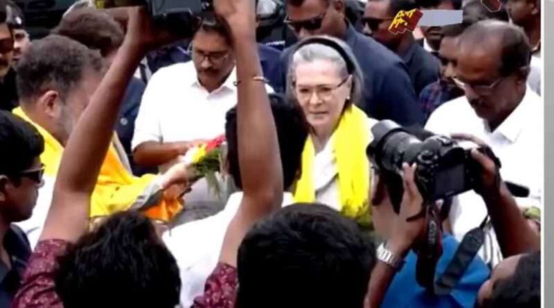 श्री नारायण गुरु समाधि कार्यक्रम में पहुंचे राहुल-प्रियंका-सोनिया, कहा- इंसानों के प्रति करुणा जरूरी