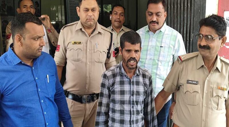 तांत्रिक क्रिया के लिए कब्रों से छेड़छाड़ करने वाला बदमाश गिरफ्तार