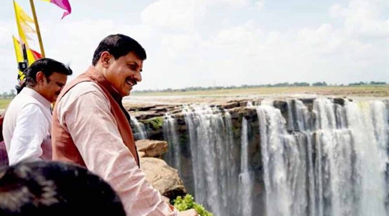 मुख्यमंत्री डॉ. यादव ने किया मऊगंज के बहुती जल प्रपात का अवलोकन