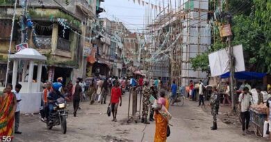 भयानक तस्वीरें: बिहार के इस गांव में नेपाल से लगी आग, घर और बाइकें जलते देख लोग सहम गए