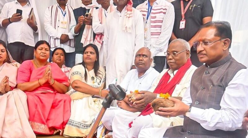 रायपुर : बाबा कार्तिक उरांव ने जनजातीय समाज के उत्थान हेतु अपना जीवन किया समर्पित – मुख्यमंत्री  विष्णु देव साय