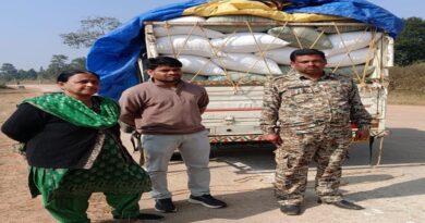 रायपुर : राजस्व टीम ने साईंटागर बैरियर के पास 60 बोरी अवैध धान परिवहन करते किया जब्त