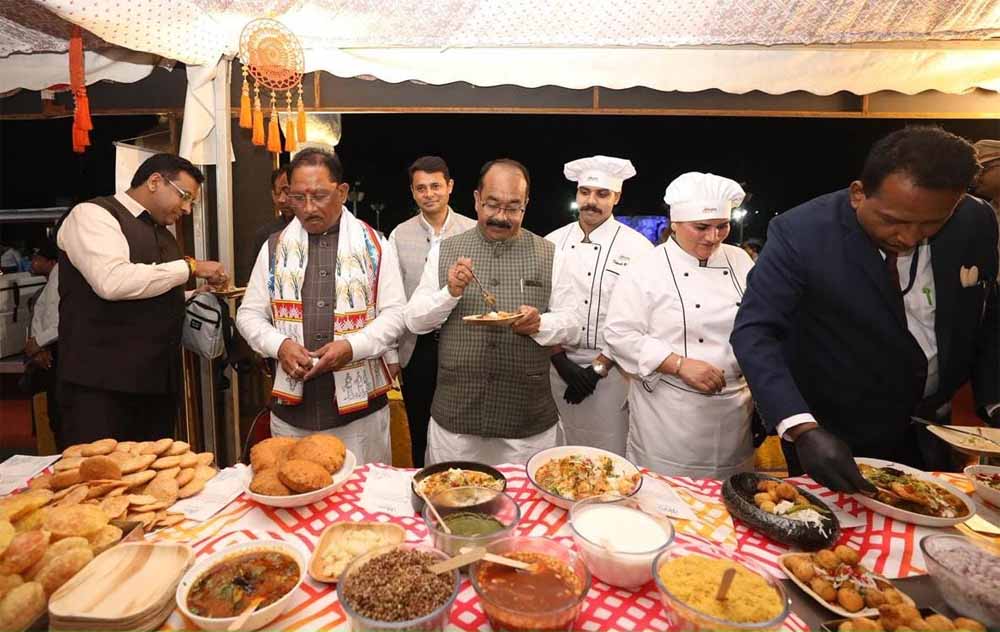 छत्तीसगढ़िया स्वाद से महक उठा केवड़िया:एकता नगर में छत्तीसगढ़ के पर्यटन एवं संस्कृति की गूंज
