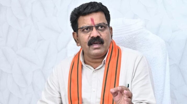 माओवादियों के घर से आवाज़ें: छत्तीसगढ़ सरकार जंगल से बाहर निकालने के लिए रेडियो पर परिवारों की अपील कर रही है