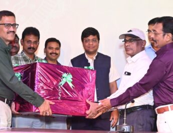 जनसंपर्क विभाग के अपर संचालक जे.एल. दरियो को सेवानिवृत्ति पर दी गई गरिमामय विदाई