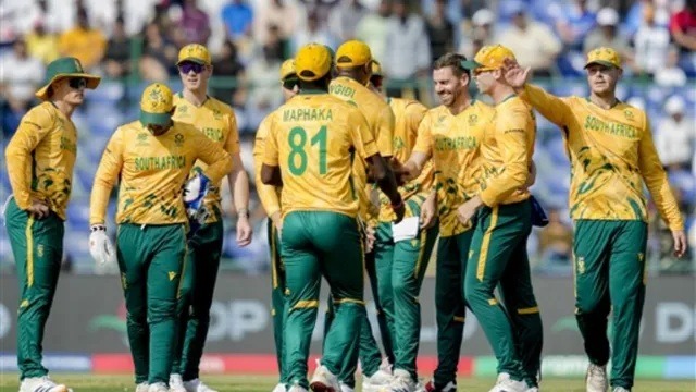 साउथ अफ्रीका ने शान से ली सेमीफाइनल में एंट्री, जिम्‍बाब्‍वे को रौंदकर सुपर-8 में लगाई जीत की हैट्रिक